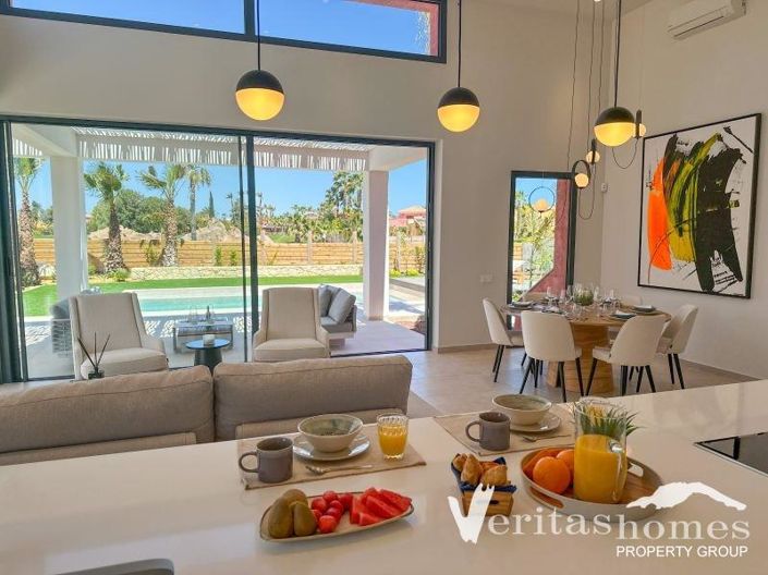 Image No.7-3 Bed Villa for sale