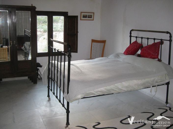 Image No.10-5 Bed Village House for sale