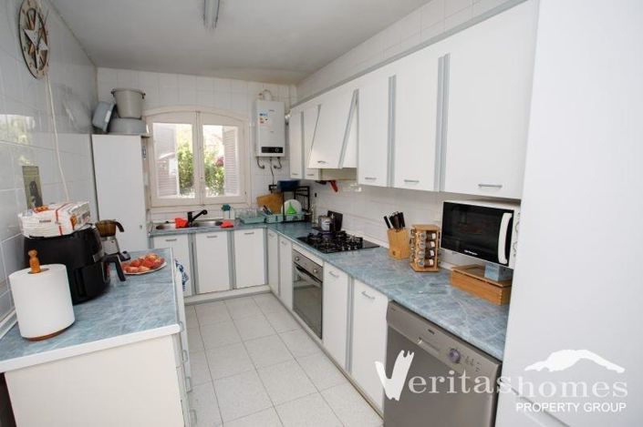 Image No.11-5 Bed Townhouse for sale