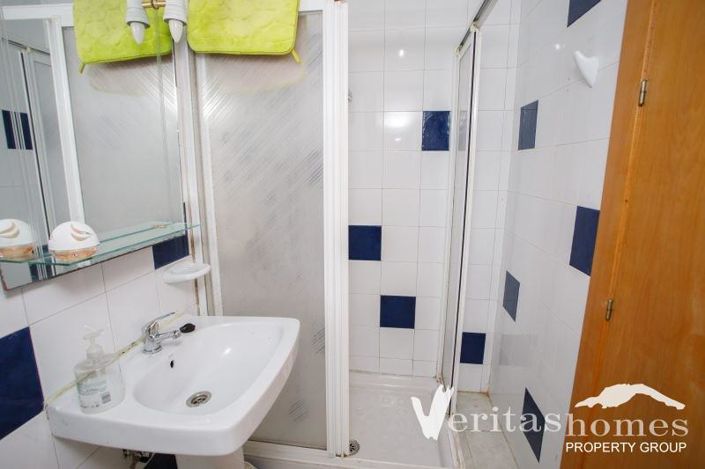 Image No.19-5 Bed Townhouse for sale