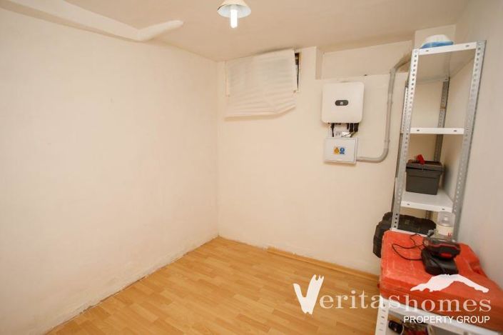 Image No.21-5 Bed Townhouse for sale