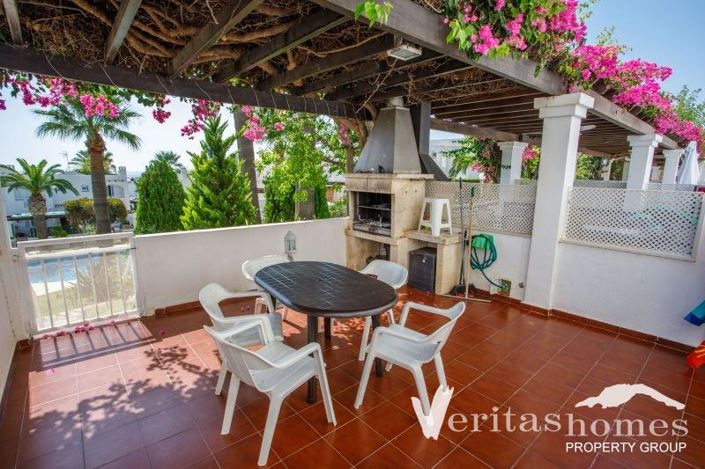 Image No.5-5 Bed Townhouse for sale