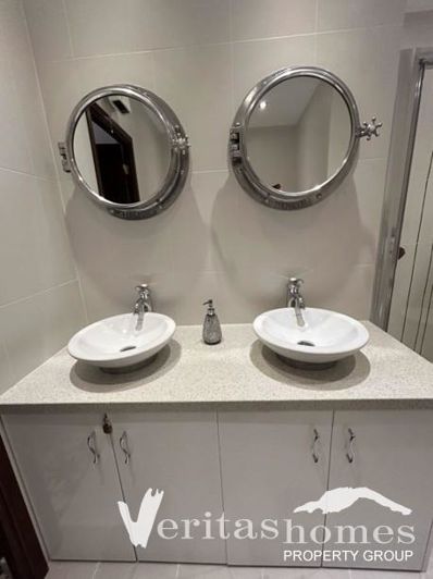 Image No.16-5 Bed Villa for sale