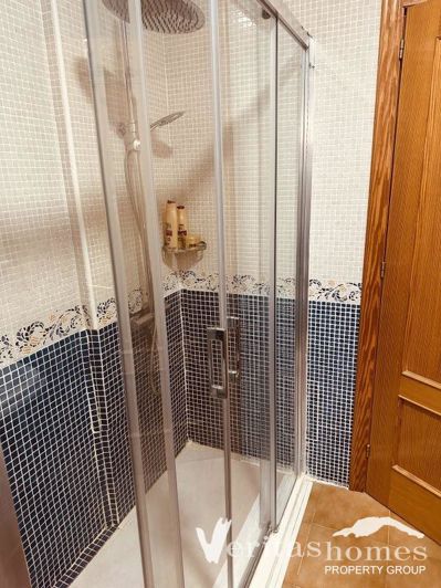 Image No.20-3 Bed Townhouse for sale