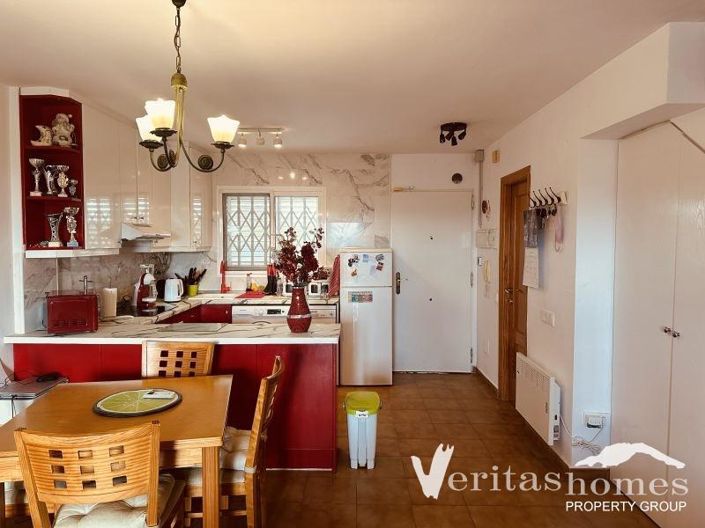 Image No.8-3 Bed Townhouse for sale