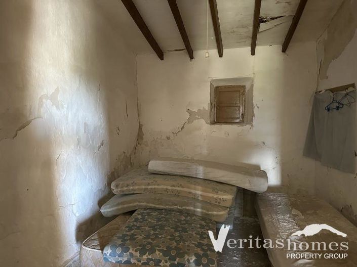 Image No.11-2 Bed Country House for sale