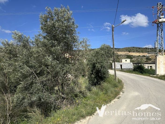 Image No.20-2 Bed Country House for sale