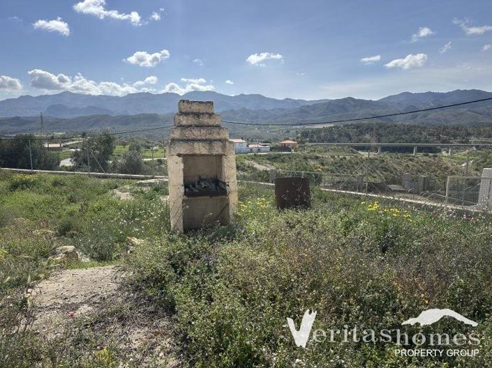Image No.4-2 Bed Country House for sale