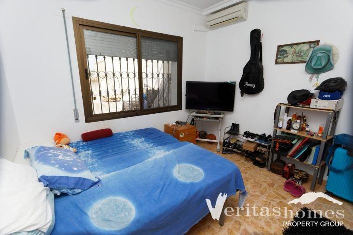 Image No.15-6 Bed Villa for sale
