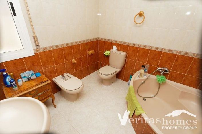 Image No.20-6 Bed Villa for sale