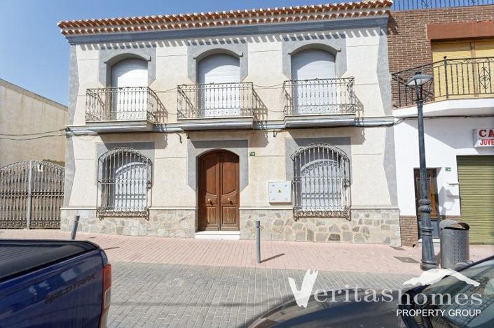Image No.3-6 Bed Villa for sale