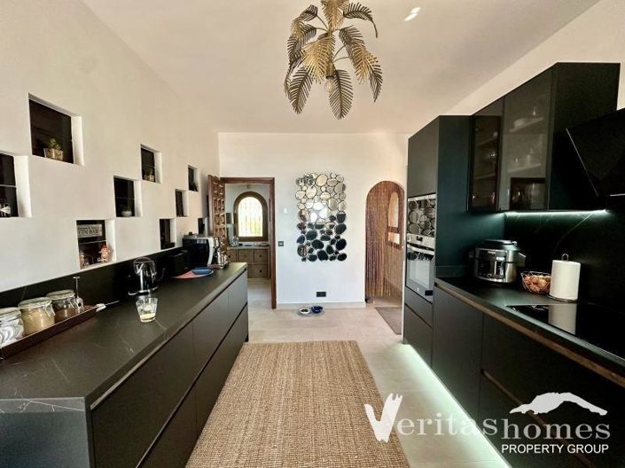 Image No.14-3 Bed Villa for sale