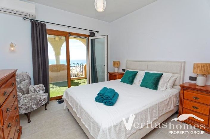 Image No.19-3 Bed Villa for sale