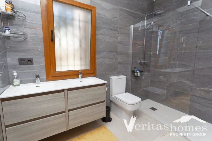 Image No.20-3 Bed Villa for sale