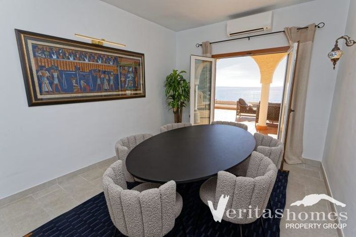 Image No.6-3 Bed Villa for sale