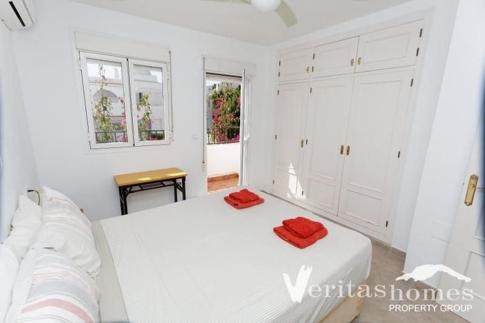 Image No.15-2 Bed Townhouse for sale