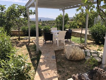 11-elxisathomeingreecechios-gazebo-area-1-s