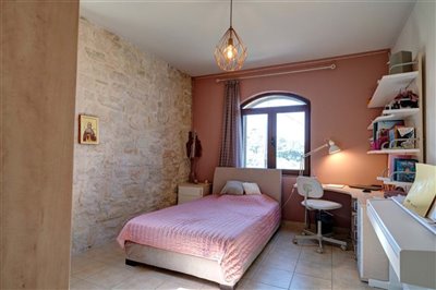 elxis-at-home-in-greece-crete-stone-house-40