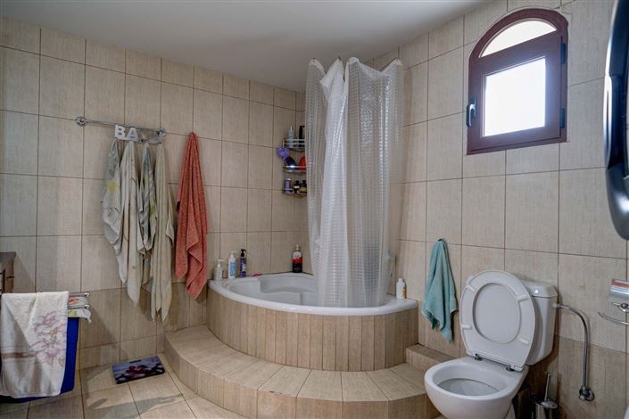 Image No.18-3 Bed Village House for sale