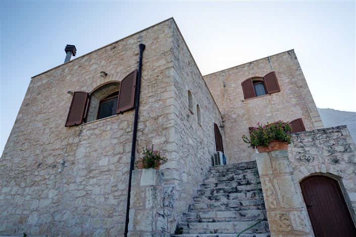 Image No.28-3 Bed Village House for sale