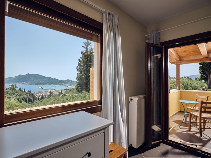 Image No.13-10 Bed Village House for sale