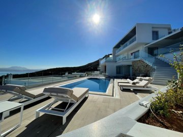 elxis-at-home-in-greece-seaside-villa-serena-