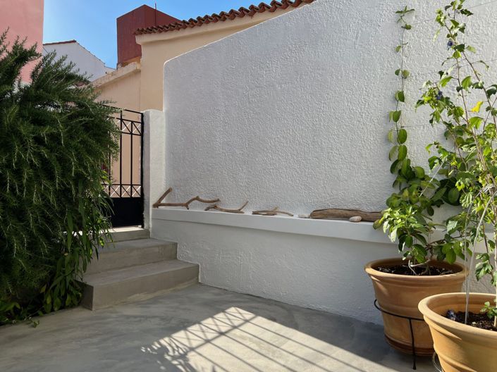 Image No.16-14 Bed Townhouse for sale