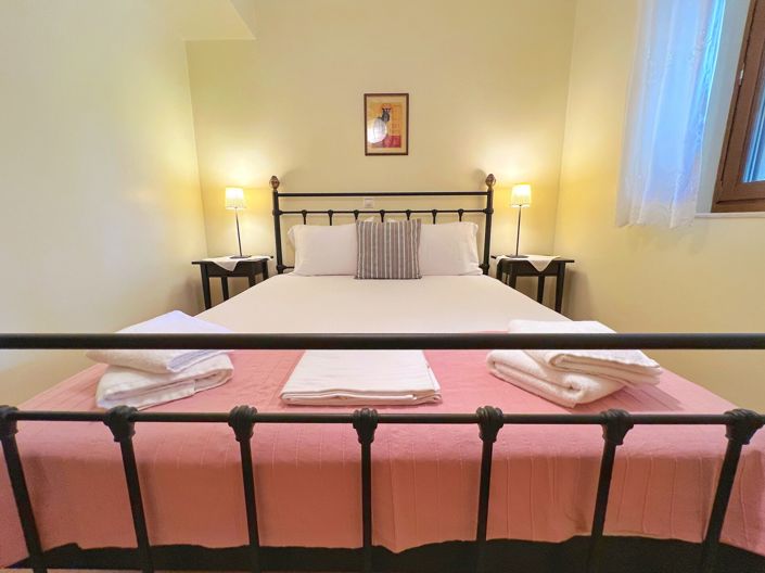 Image No.9-6 Bed Village House for sale