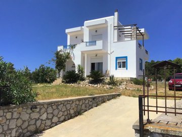 elxis-at-home-in-greeceestivalvilla12