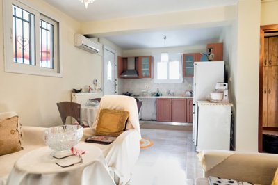 elxis-at-home-in-greece-family-home-near-chal