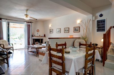 villa-in-porto-hydra-elxis-at-home-in-greece-