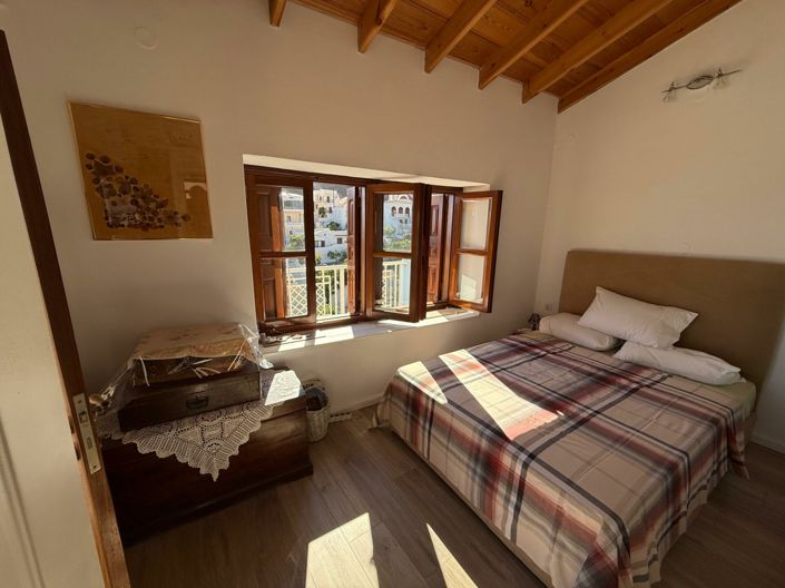 Image No.14-5 Bed Townhouse for sale