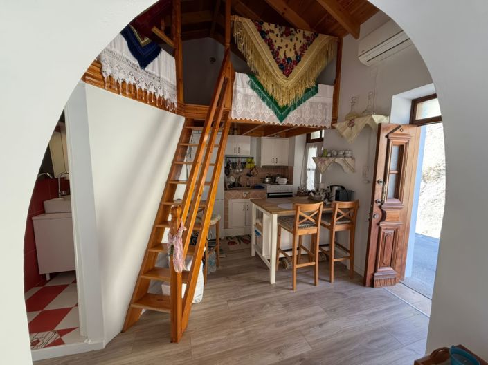 Image No.6-5 Bed Townhouse for sale