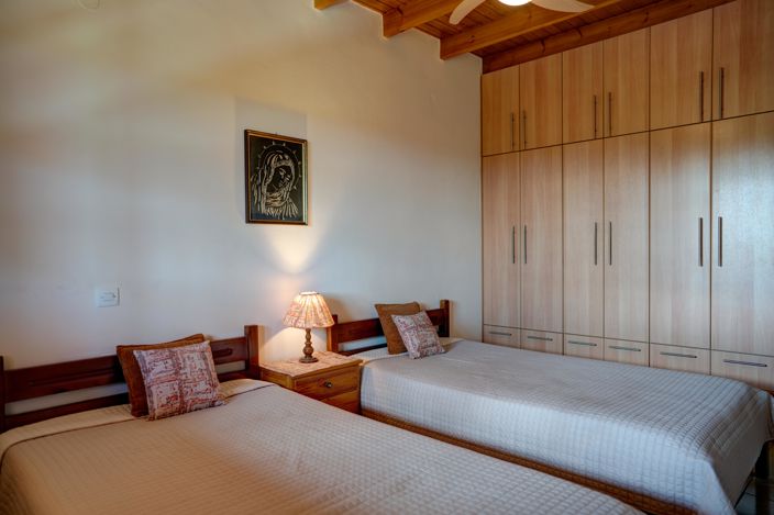 Image No.15-5 Bed Village House for sale