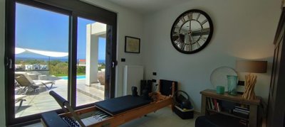 elxis-at-home-in-greececrystal-bay-villas-kef