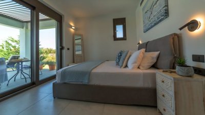 elxis-at-home-in-greececrystal-bay-villas-kef