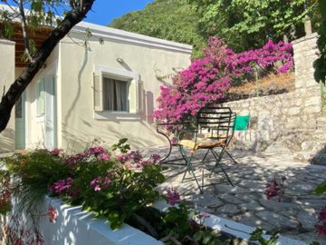 elxis-at-home-in-greeceterra-petra-corfu13