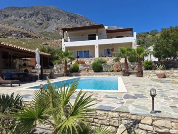 1 - Gergeri, Villa