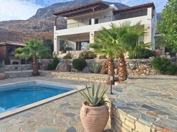 elxis-at-home-in-greecevilla-forest-view4