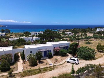 elxis-at-home-in-greece-twin-bungalows-in-kar