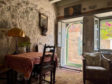 elxis-at-home-in-greeceartists-retreat-nisyro