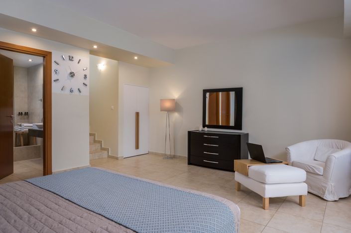 Image No.8-3 Bed Villa for sale