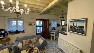 elxis-at-home-in-greecesyros-coastal-maisonet