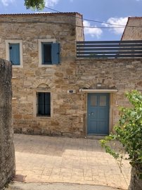1-elxisathomeingreecechios-main-entrance-1-s