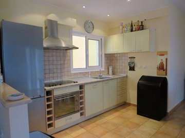 elxis-at-home-in-greece-villa-mone-with-guest