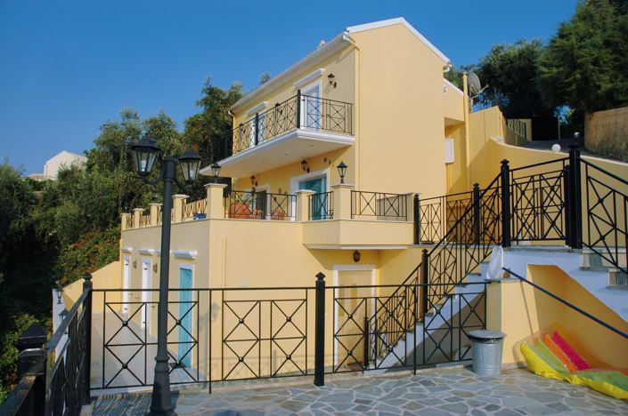 Image No.4-Villa de 6 chambres à vendre à Perama