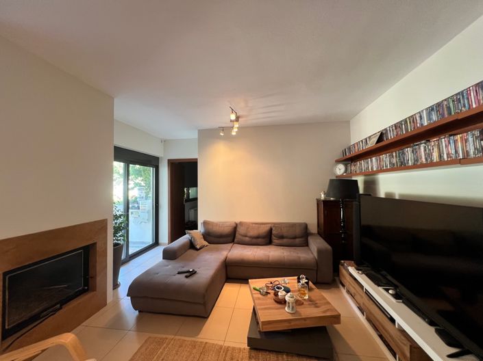 Image No.10-4 Bed Villa for sale