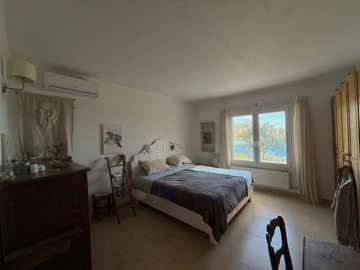 elxis-at-home-in-greece-big-villa-above-karpa