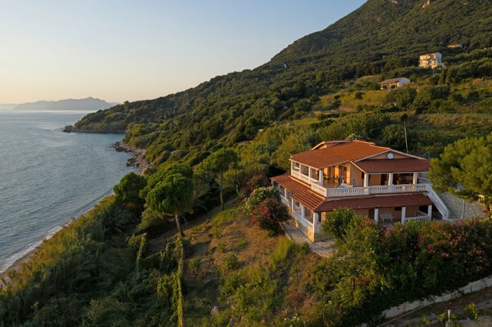 Image No.4-8 Bed Villa for sale