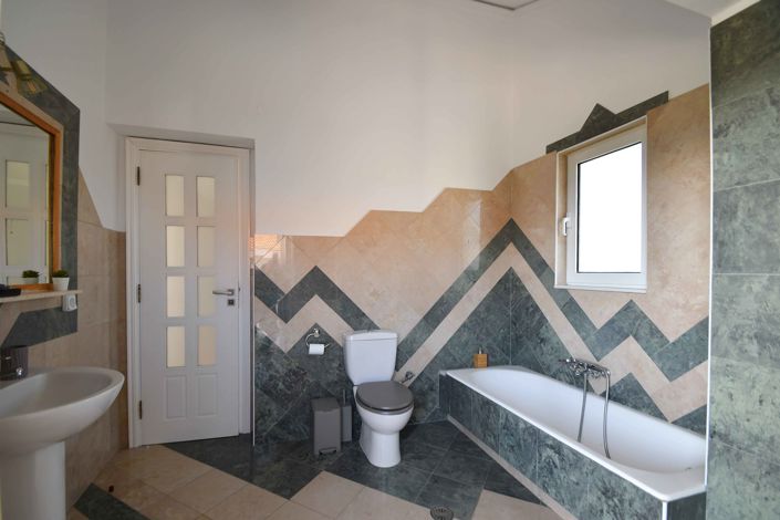 Image No.17-6 Bed Villa for sale